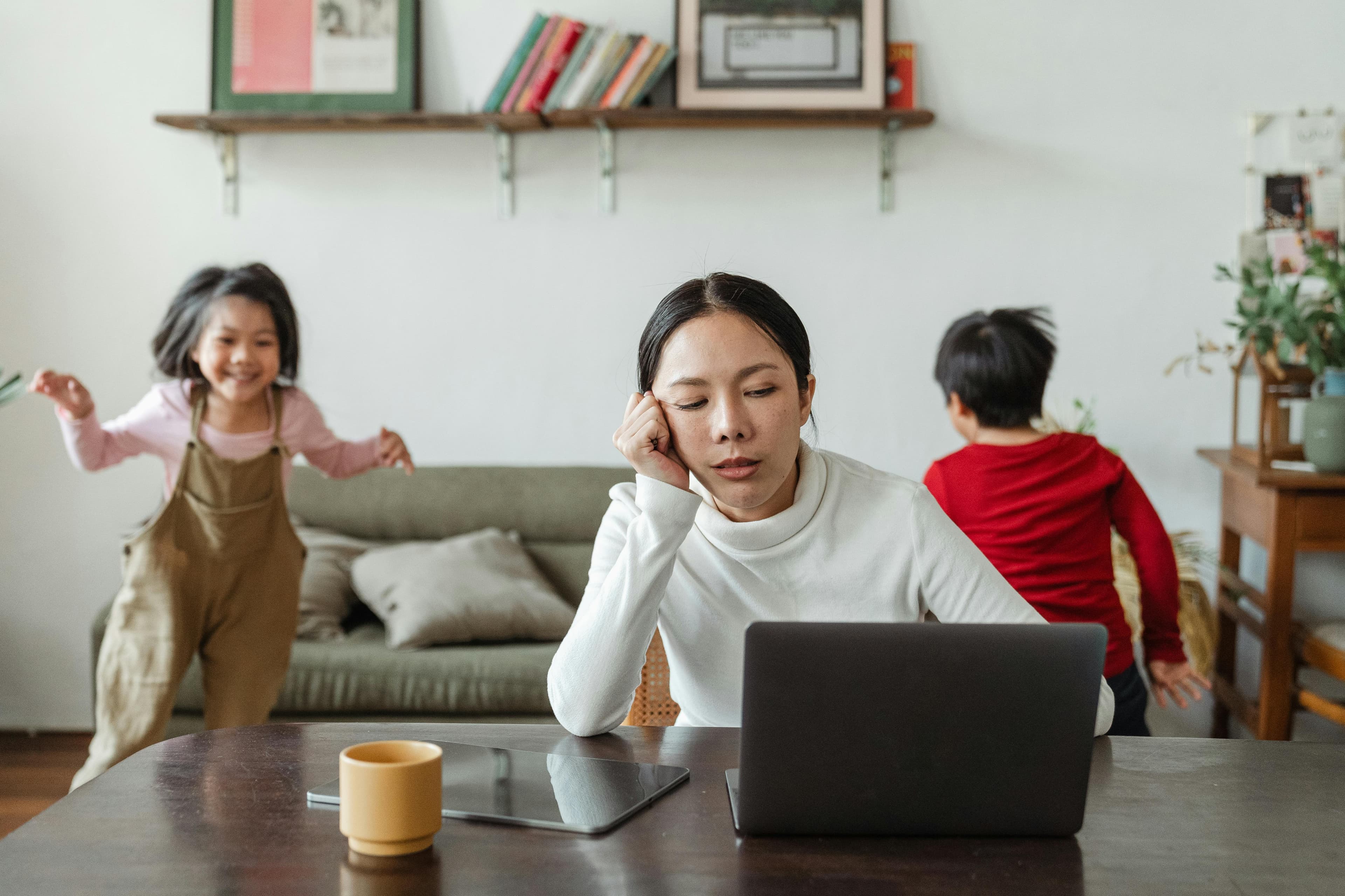 The Link Between Perfectionism, Anxiety, and Burnout for Working Moms